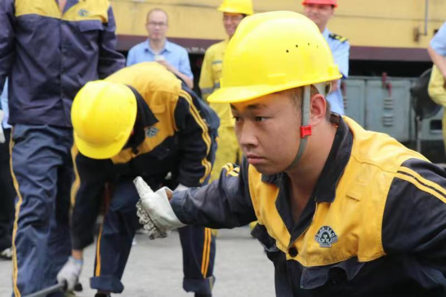 3.归连铁路公司团委组织委员  唐刘冬.png