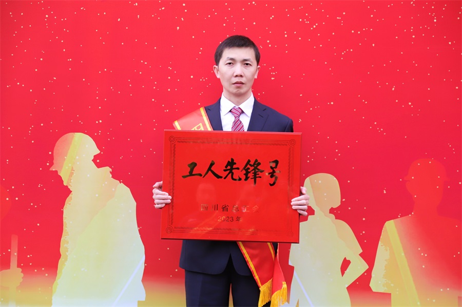 1682574971538498.jpg 2.jpg