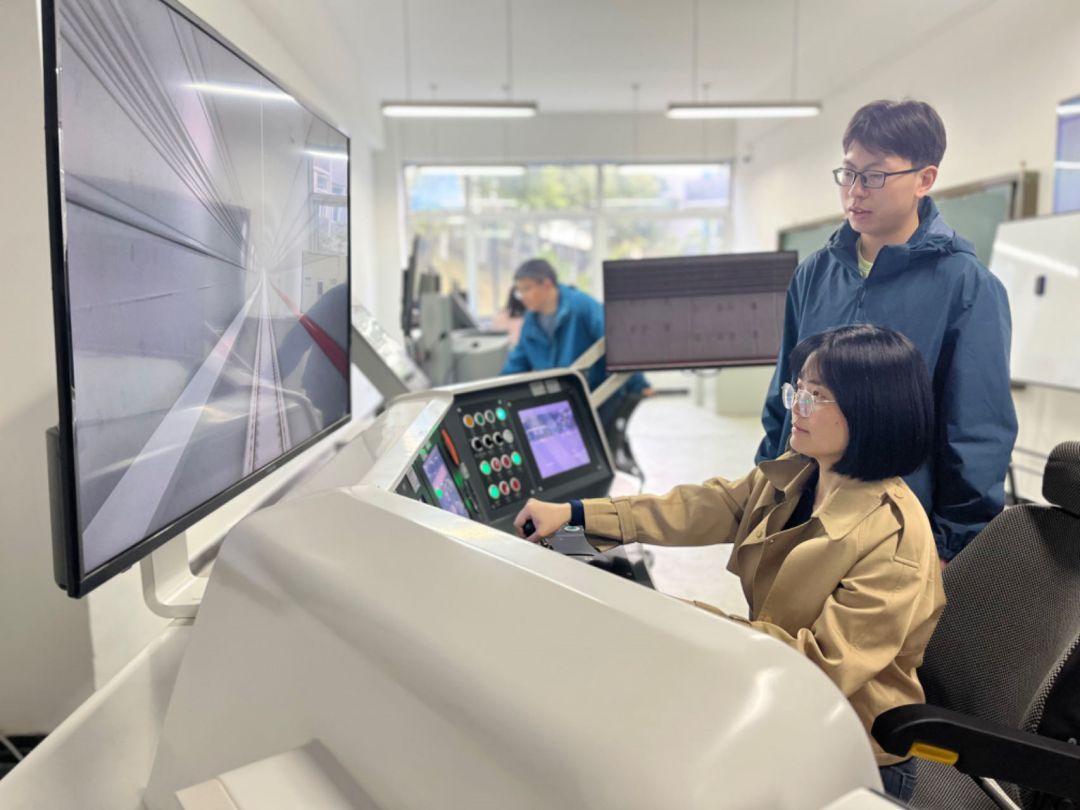 1711333018621431.jpg 风采展示 (2).jpg