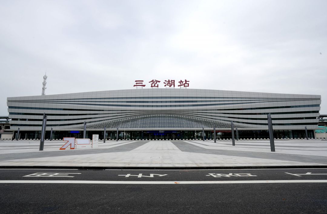 1713923699903052.jpg 三岔湖站2.jpg