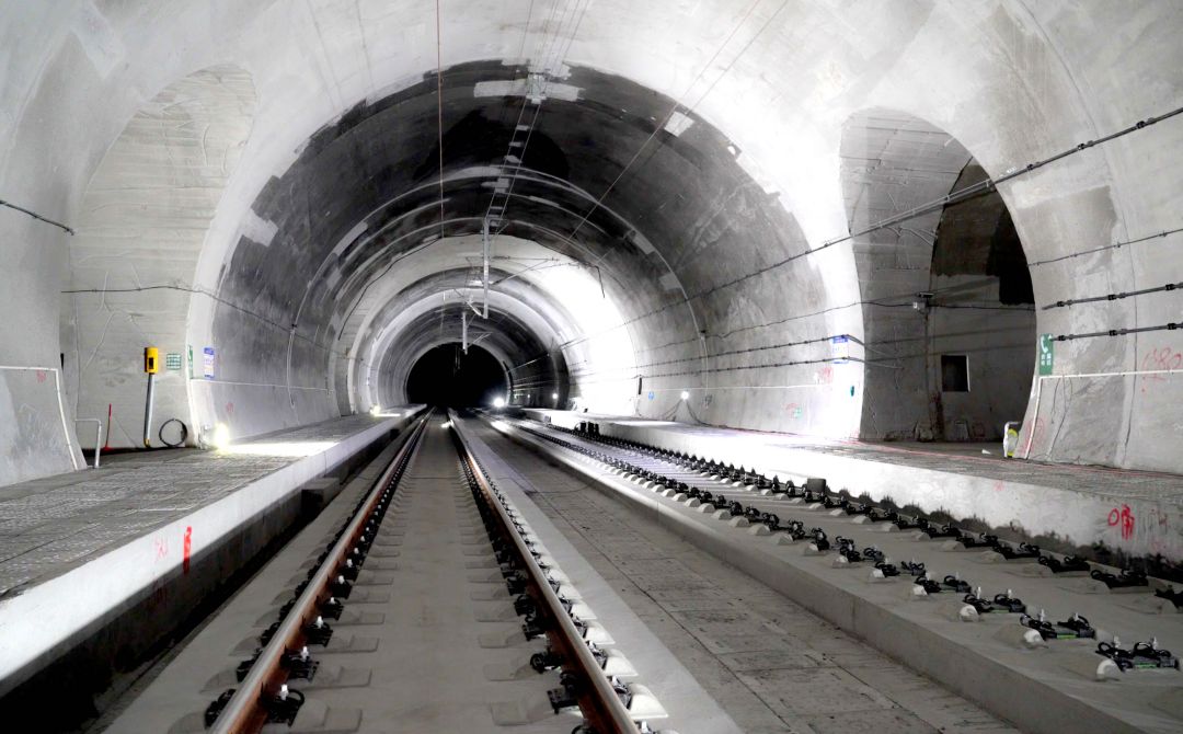 1715581682958282.jpg 德胜隧道2.jpg