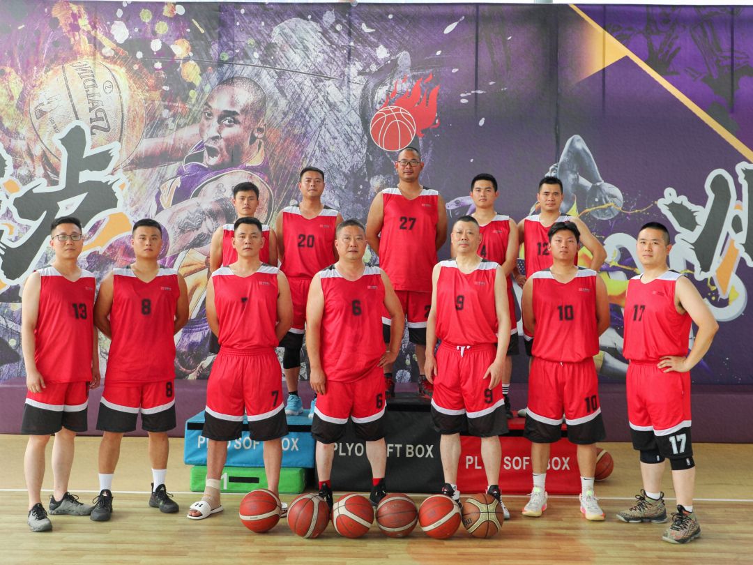 3.泸州铁路公司篮球队伍2.jpg